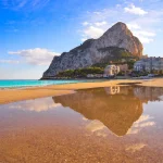 playa postiguet en la costa blanca