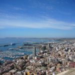 Vista panorámica del puerto de Alicante desde el Castillo de Santa Bárbara