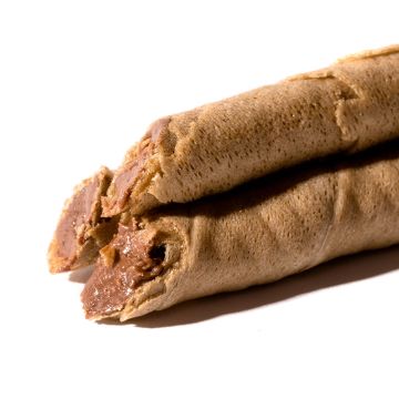 Tin containing crunchy biscuit wafers with creamy chocolate filling Antiu Xixona