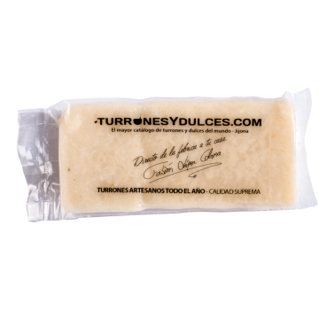 Turrón de coco con almendras