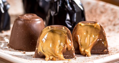 Bombones rellenos de turr&oacute;n